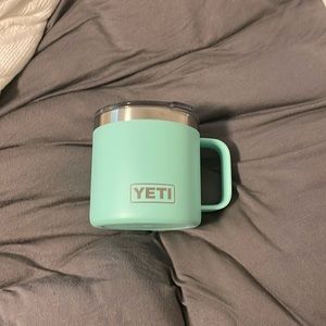 Yeti 14oz mug in color Seafoam used maybe once or twice